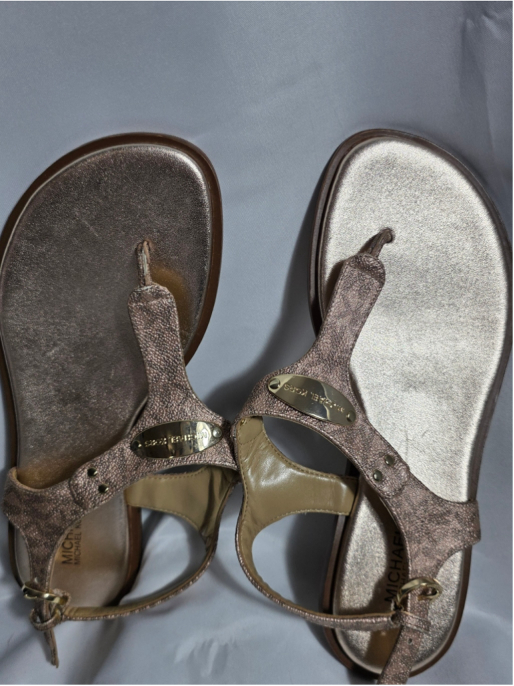 Women's Michael Kors Gold Sandals Size 7 fancy designer preppy wedding